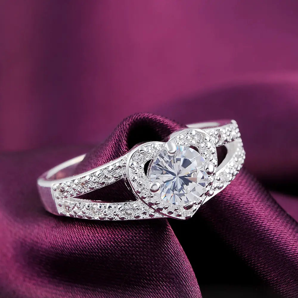 Chic Silver Heart Zirconia Ring