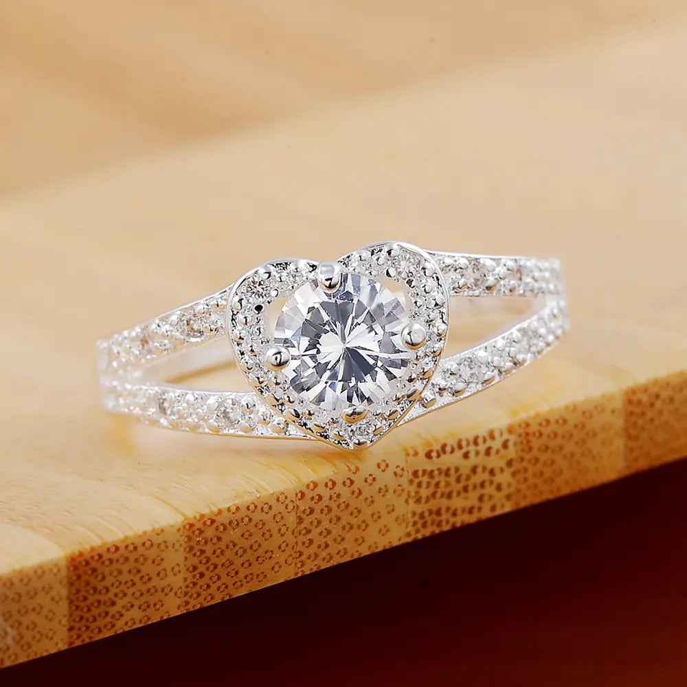 Chic Silver Heart Zirconia Ring